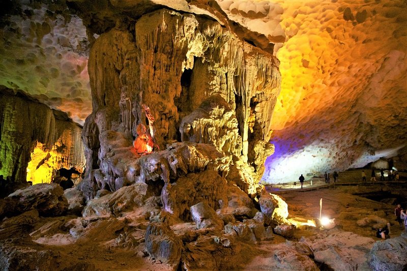 Сталактитовая пещера бухты Халонг, Халонг
