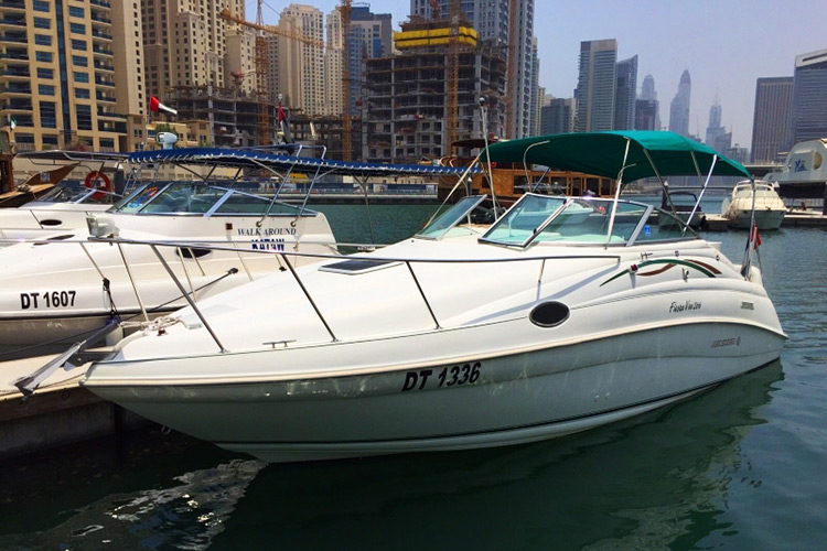 33-футовая яхта в Дубае