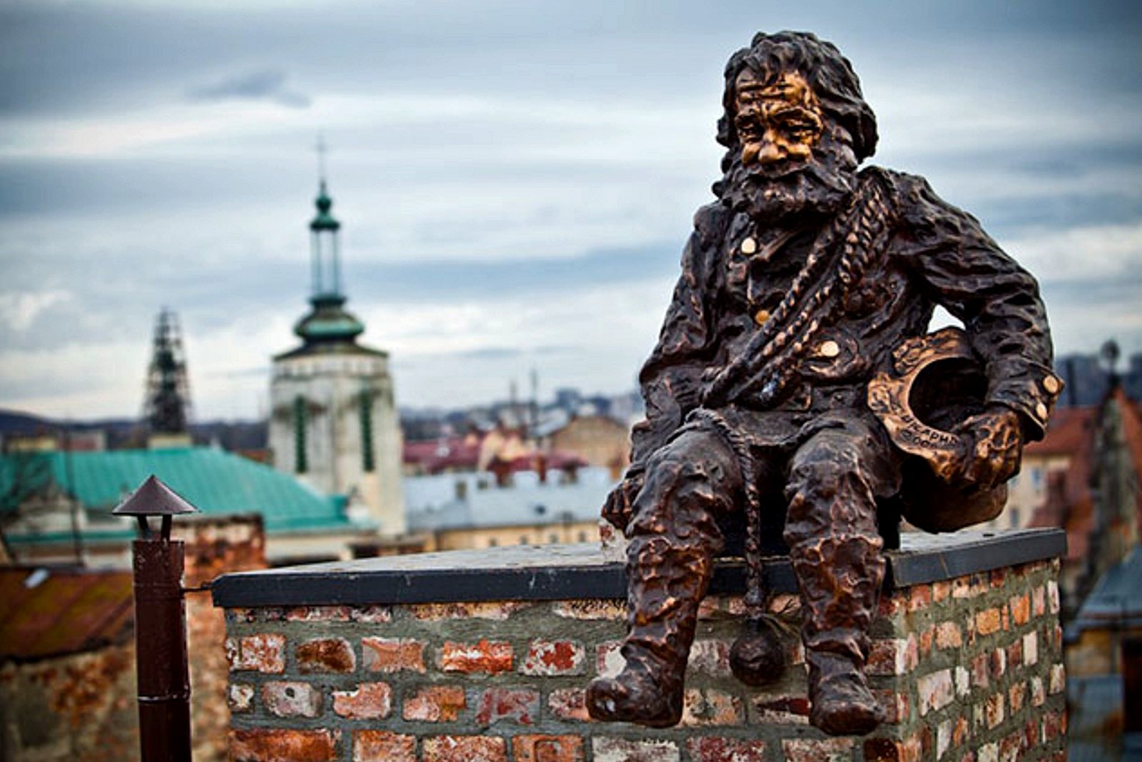 Как загадать желание у памятника трубочисту во Львове
