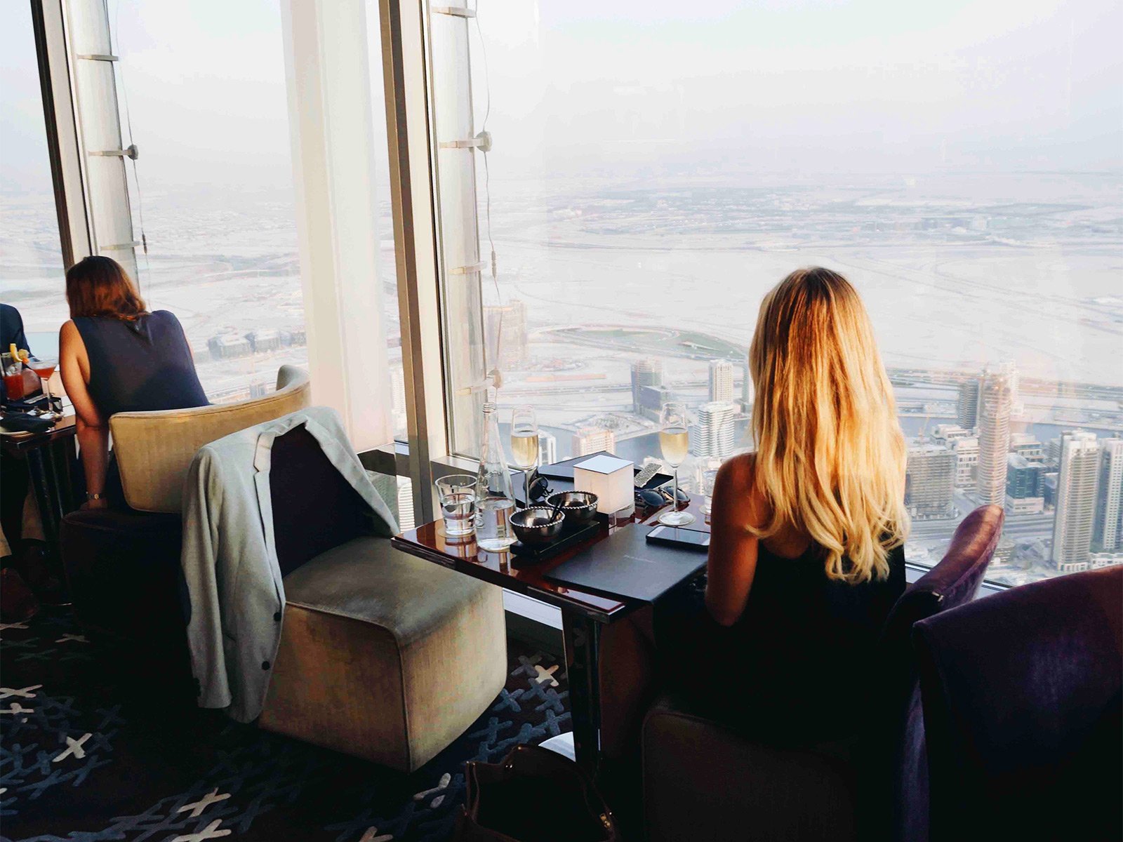 Как пообедать на высоте 495 метров в Дубае
