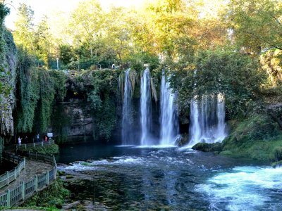 Прогулятся у Дюденских водопадов в Анталье