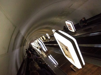 Побывать на самой глубокой в мире станции метро в Киеве