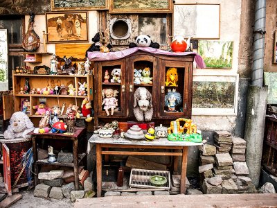 Найти двор потерянных игрушек во Львове