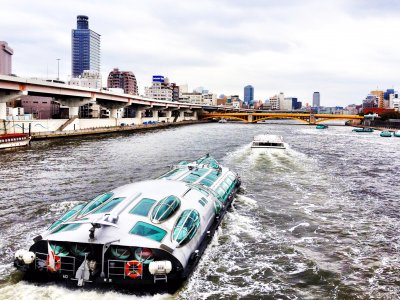 Покататься на водном автобусе в Токио