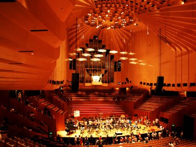 Послушать оперу в Сиднейском оперном театре в Сиднее
