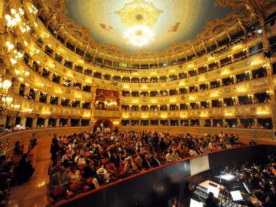 Послушать оперу в Ла Фениче в Венеции