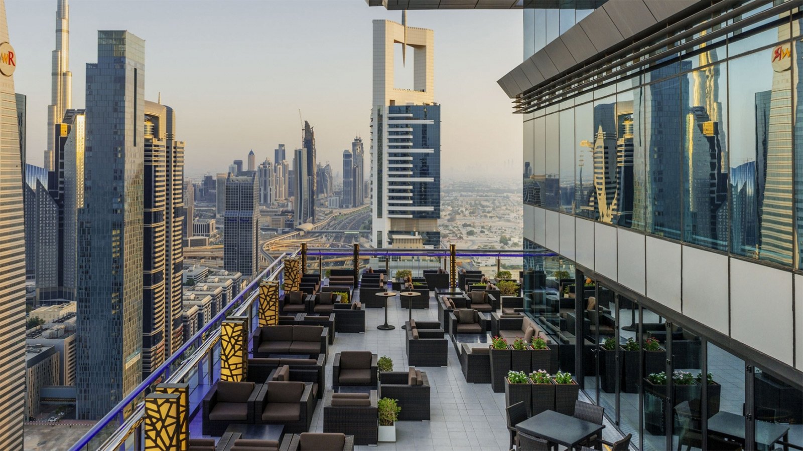 Топ-7 открытых баров на крышах в Дубае