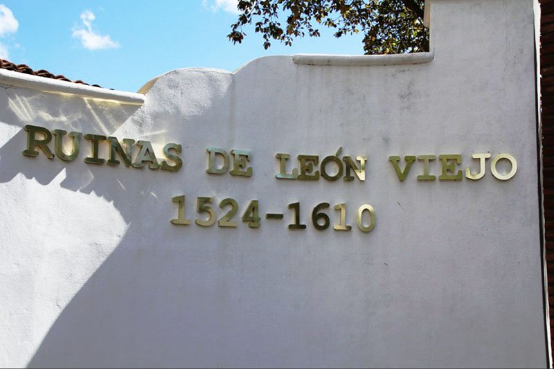 Вход в Леон-Вьехо, Леон