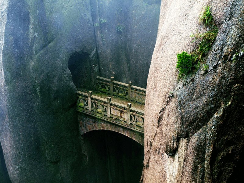 Мост для бессмертных соединяет два тоннеля внутри скалы, Ханчжоу