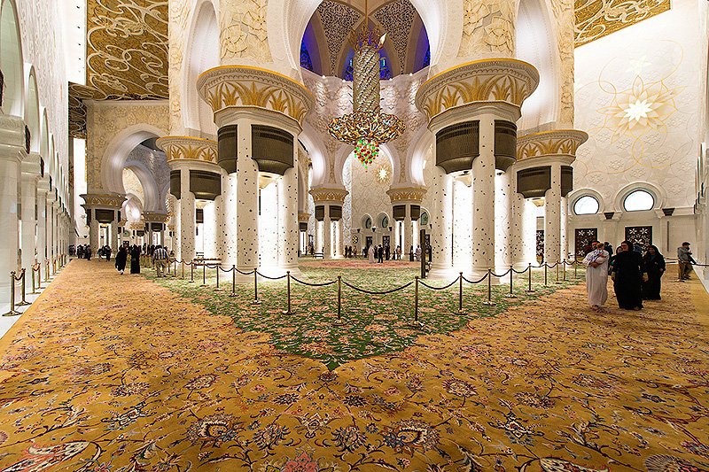 Внутри мечети, Абу-Даби