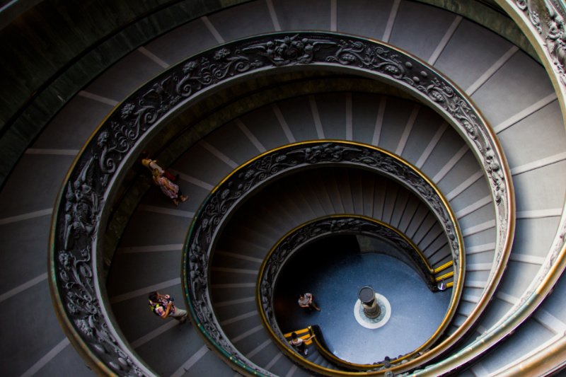 Лестница в Ватиканском музее
