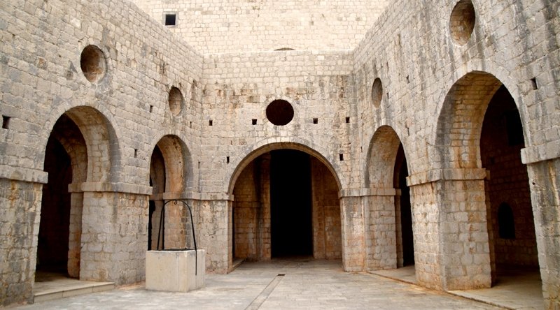 Крепость Святого Лоуренса внутри, Дубровник