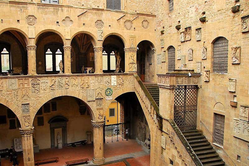 Внутренний двор музея Барджелло, Флоренция