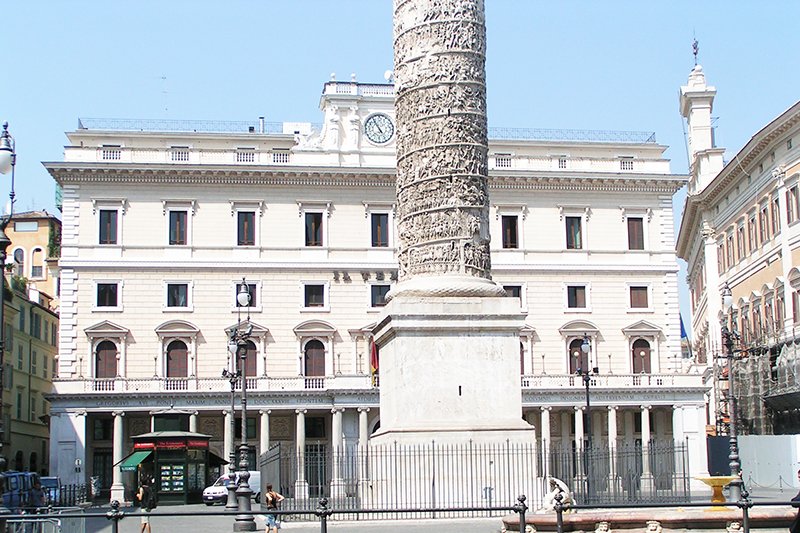 Колонна Марка Аврелия на Пьяцца Колонна, Рим