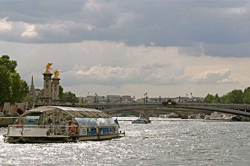Батобус в Париже