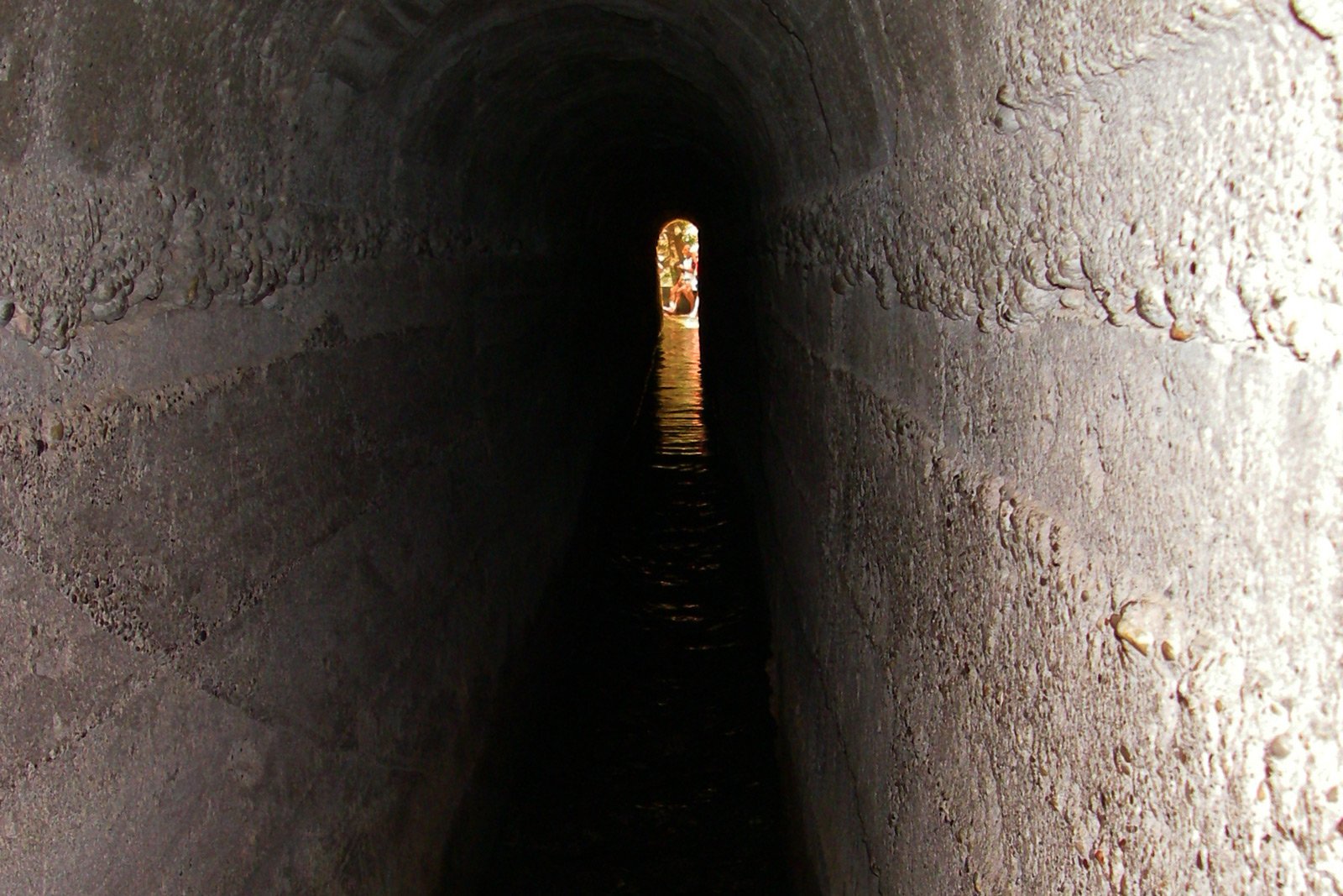 Как очиститься от грехов в тоннеле Семи источников на Родосе