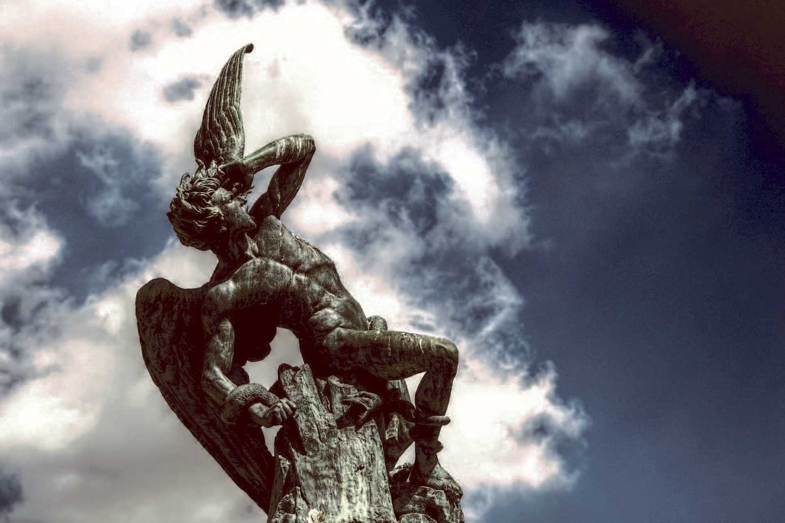 Как увидеть статую Люцифера в Мадриде
