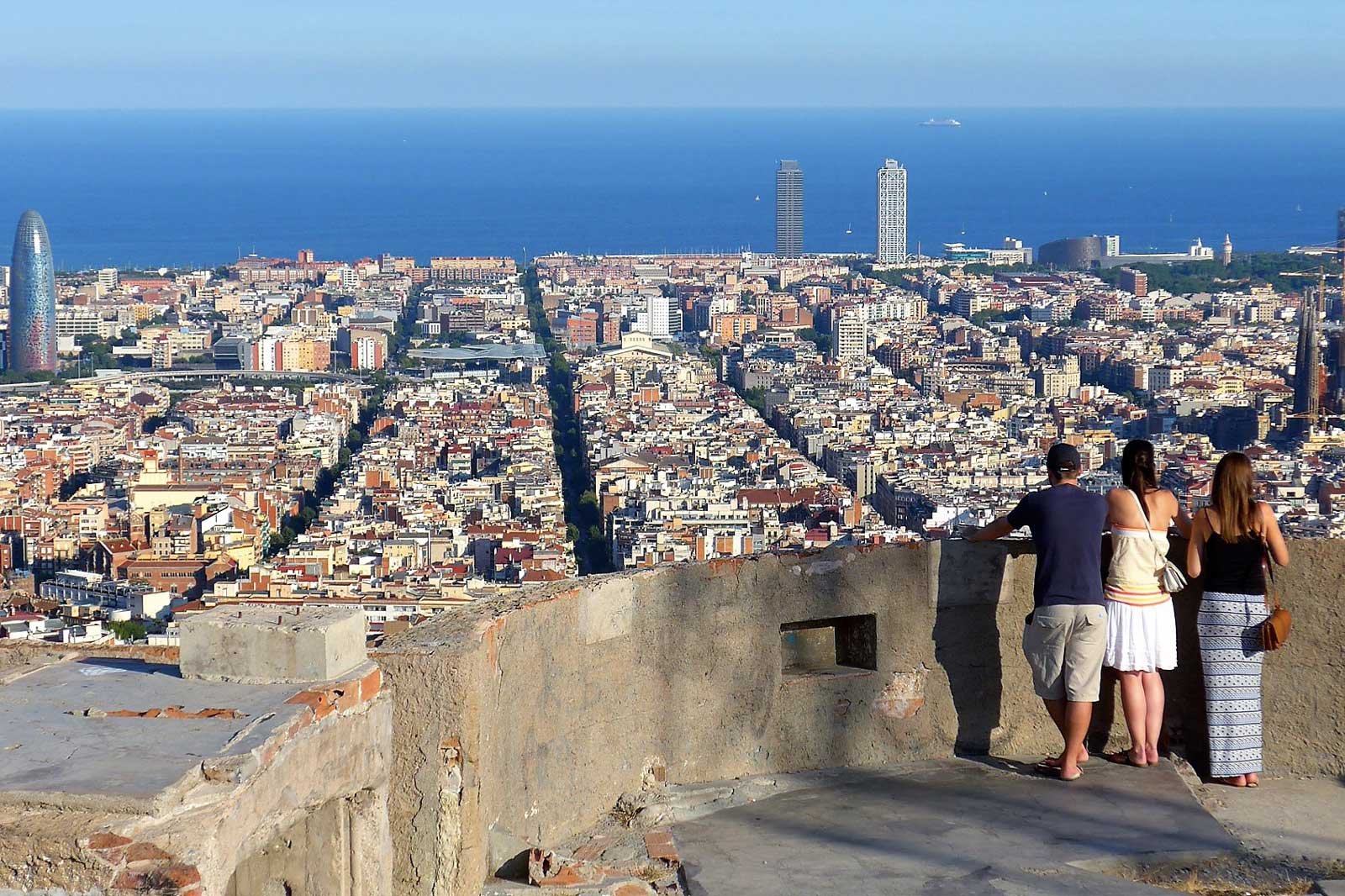 Как подняться на крышу бункера в Барселоне