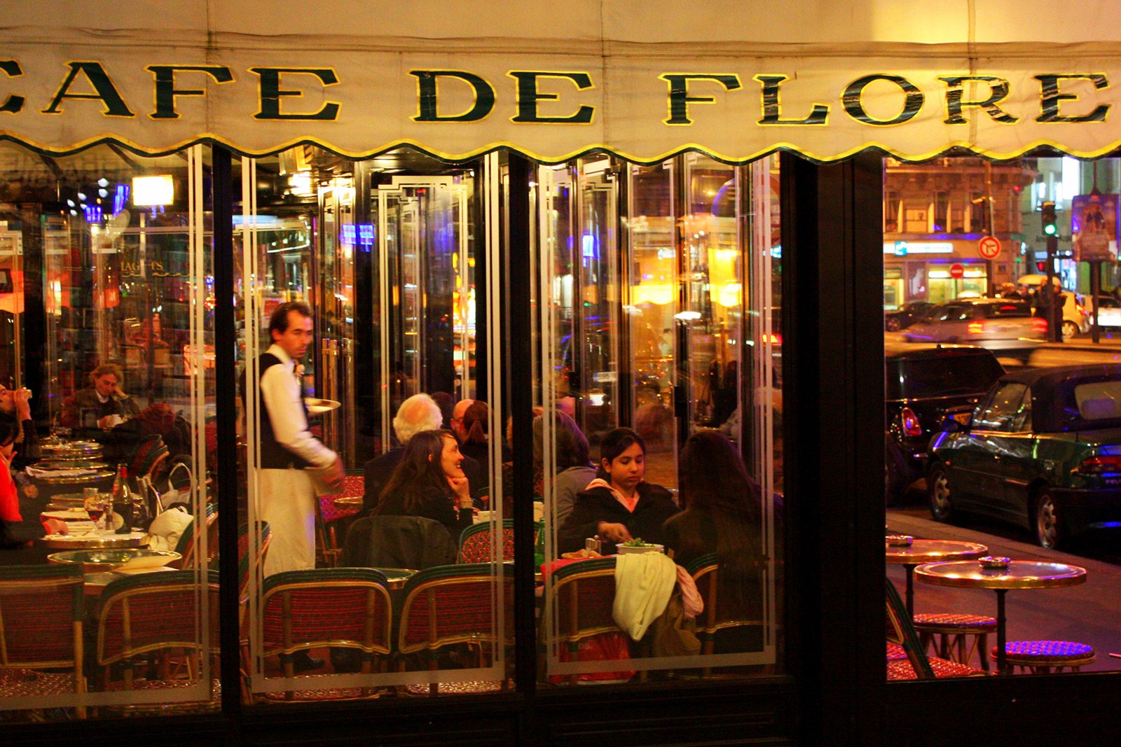 Как побывать в легендарной булочной Кафе де Флор в Париже