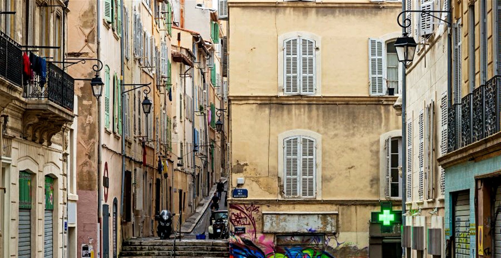 Как погулять по кварталу Панье в Марселе