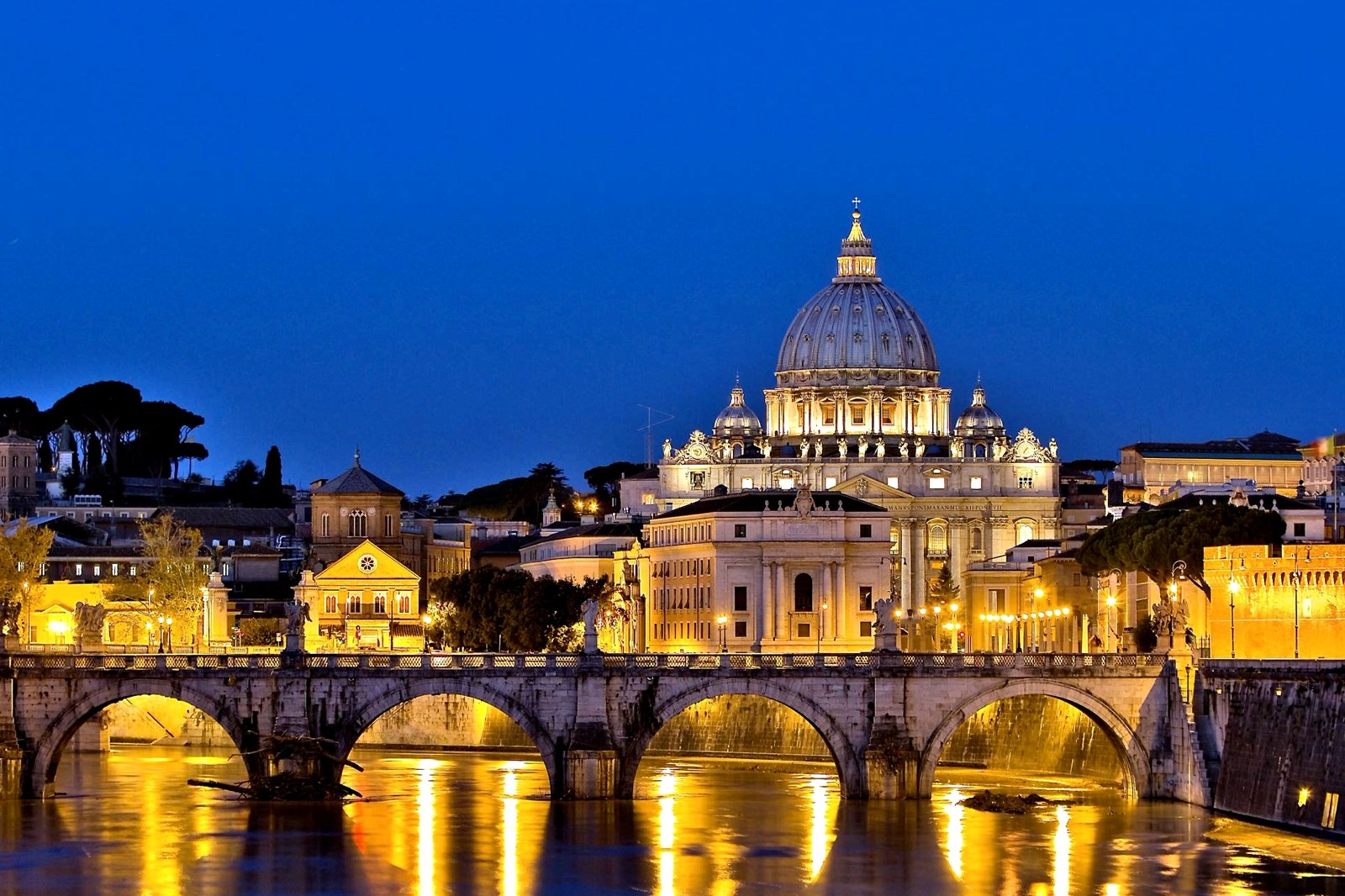 Как погулять по Ватикану ночью в Ватикане
