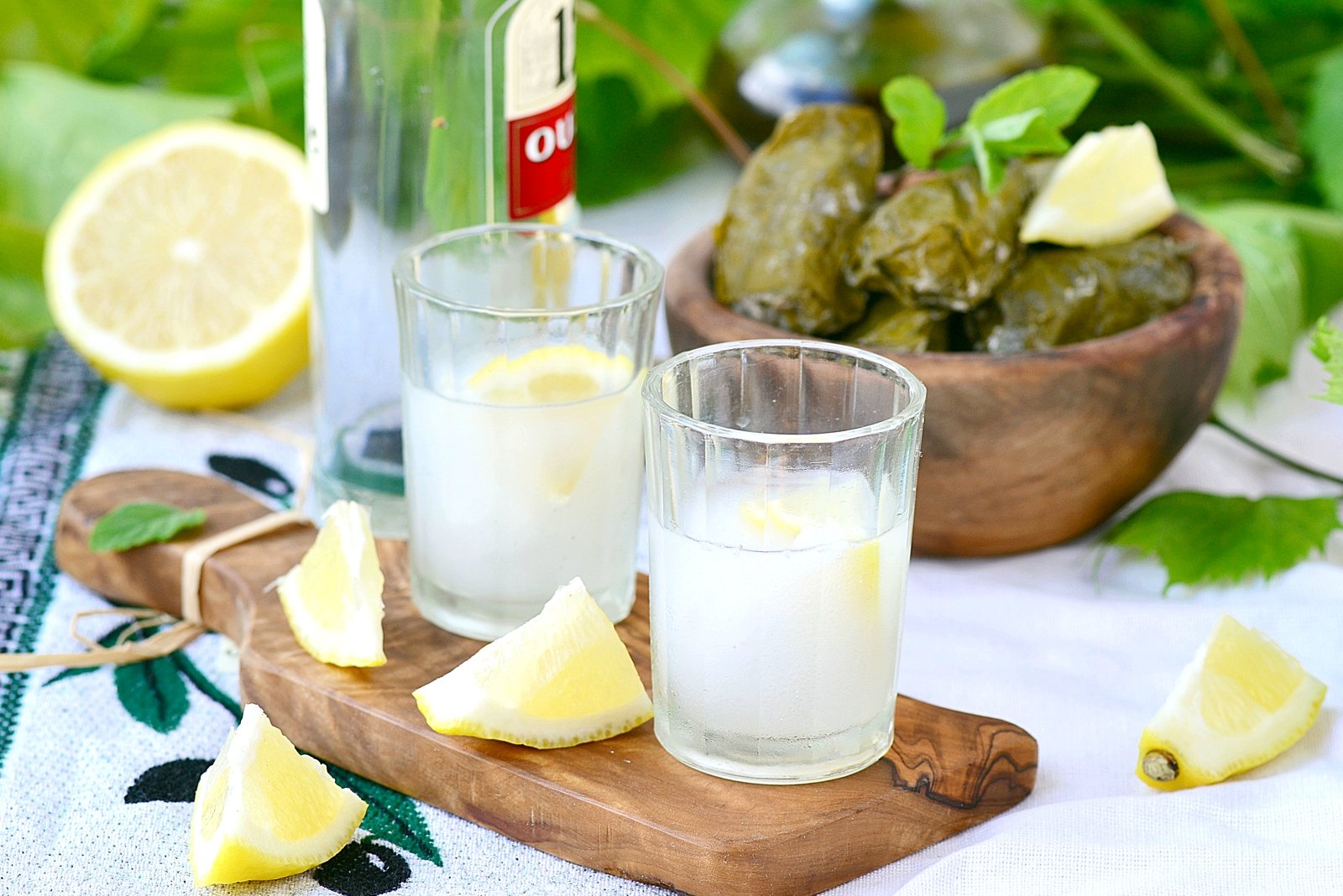 Как напиться греческой водки — узо в Афинах
