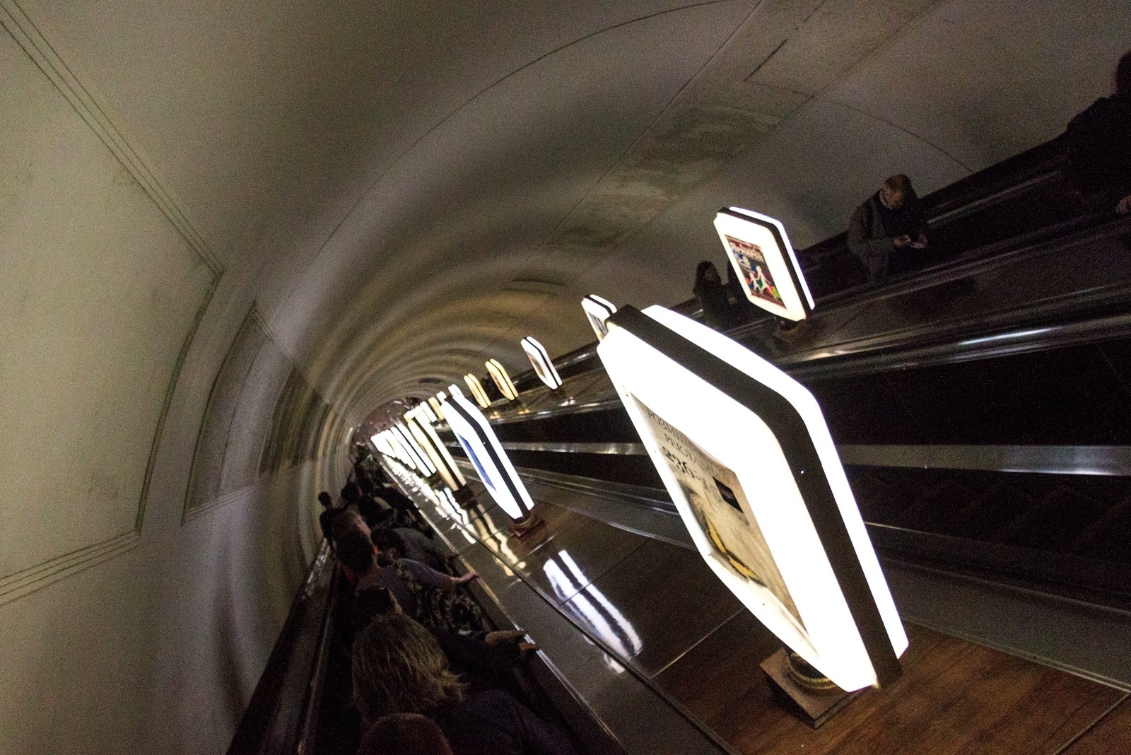 Как побывать на самой глубокой в мире станции метро в Киеве
