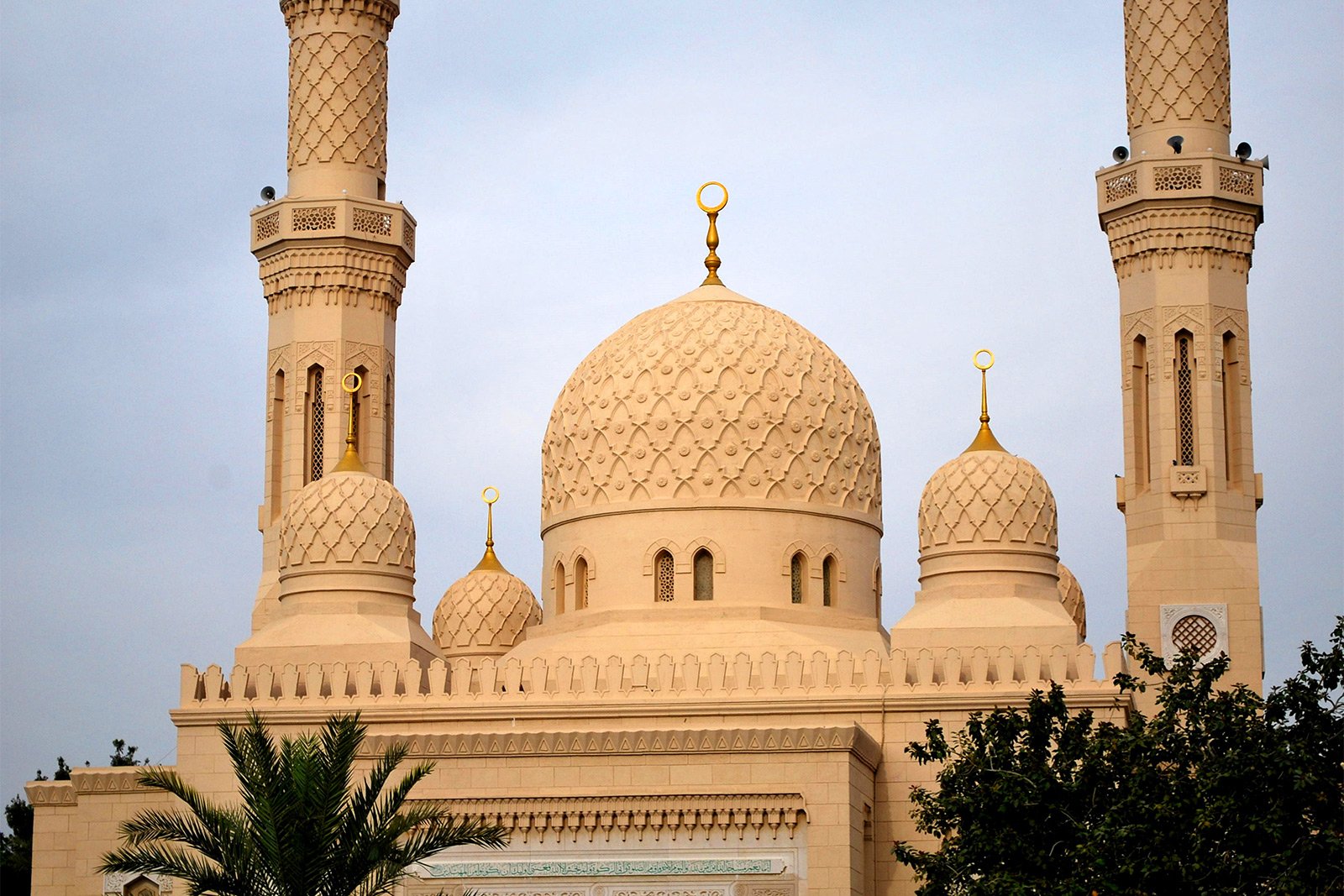 Как зайти в главную мечеть Дубая в Дубае