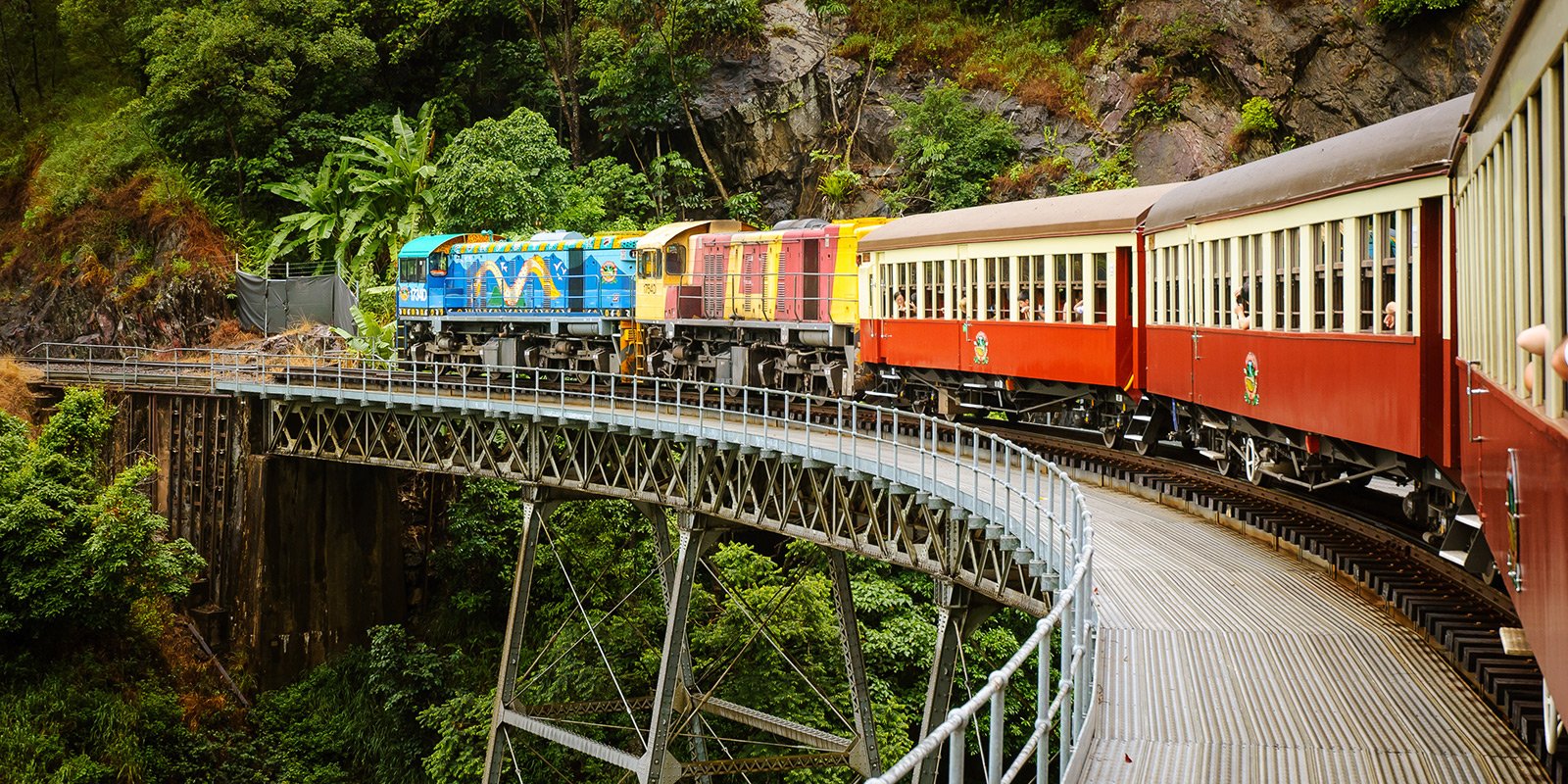 Как проехать на старинном поезде через тропический лес в Кэрнсе