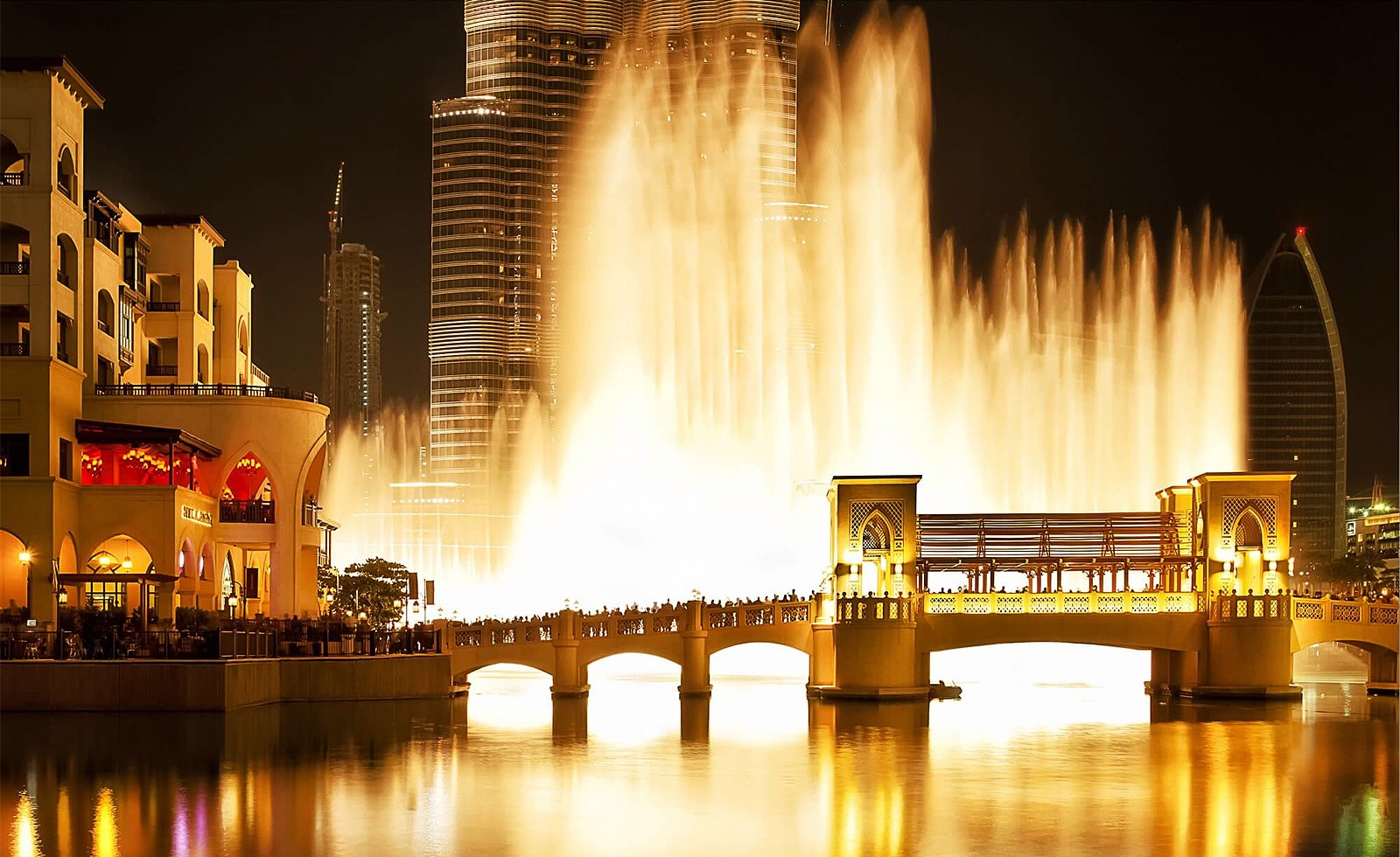 Как полюбоваться поющими фонтанами в Дубае