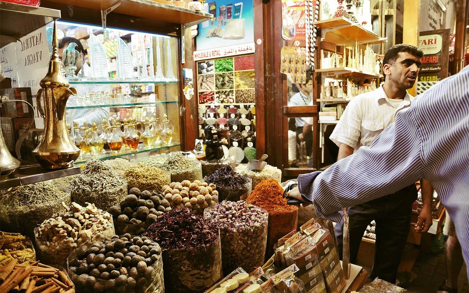 Как увидеть старейший дубайский Рынок специй в Дубае
