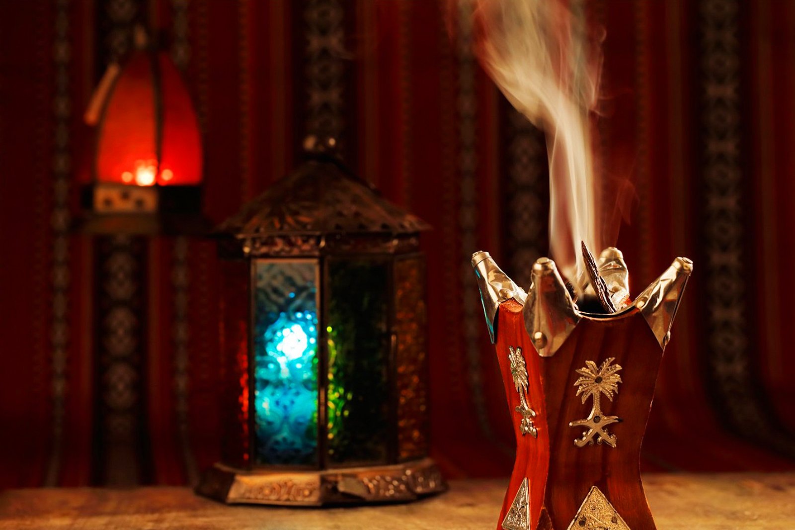 Как купить бахур — парфюм для своего жилища в Дубае