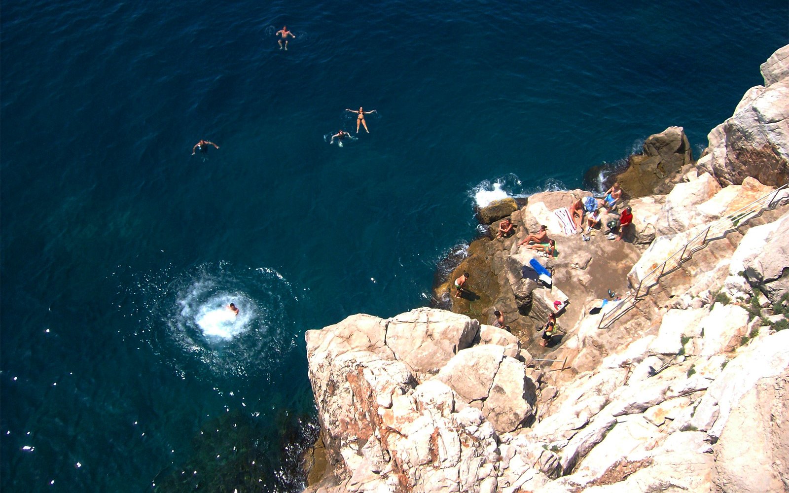 Как понырять со скал на пляже Бужа в Дубровнике