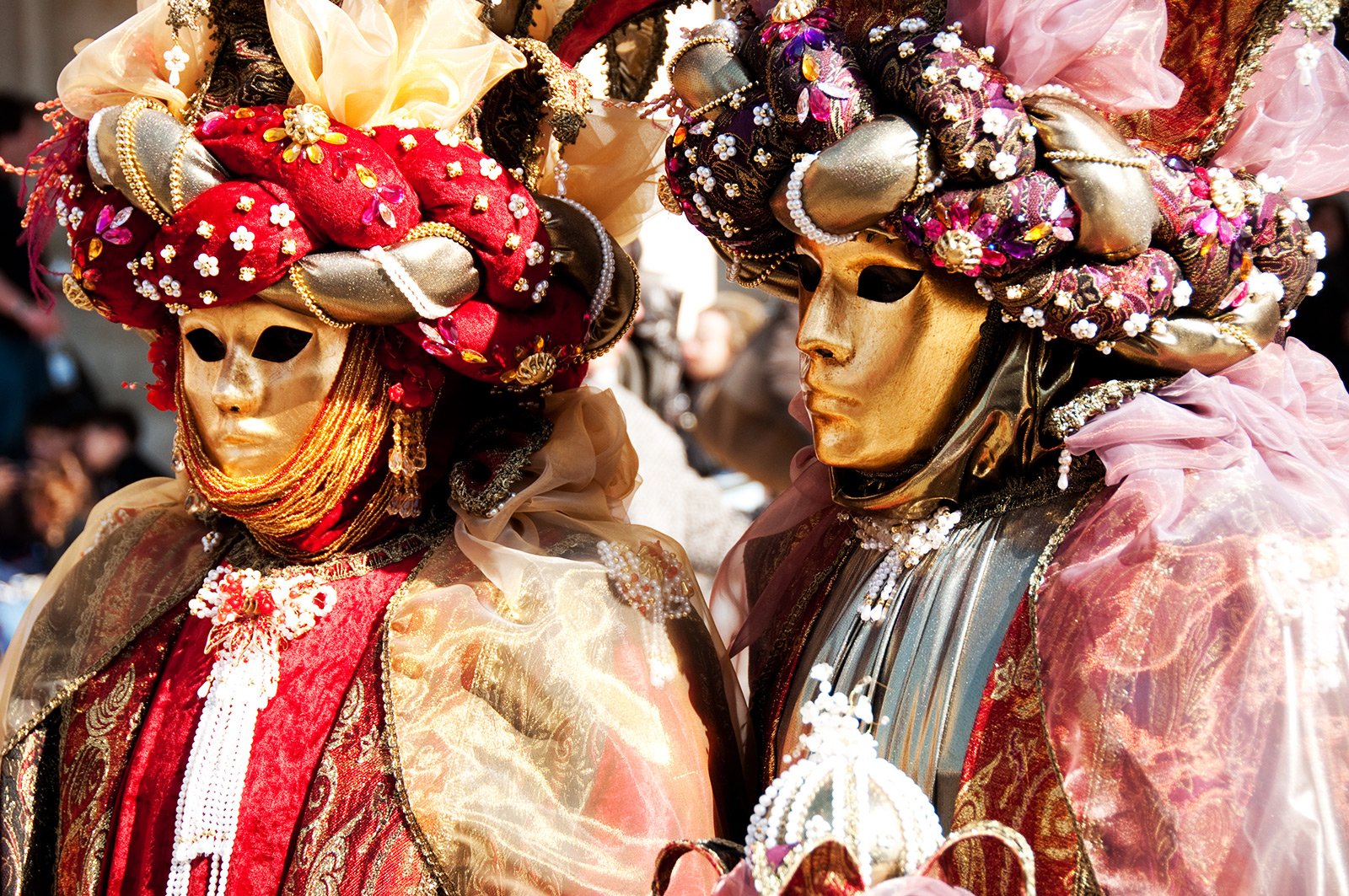 Как принять участие в Венецианском карнавале в Венеции