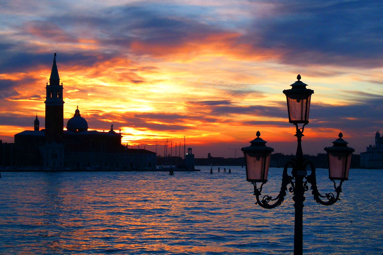 Как встретить закат на набережной в Венеции