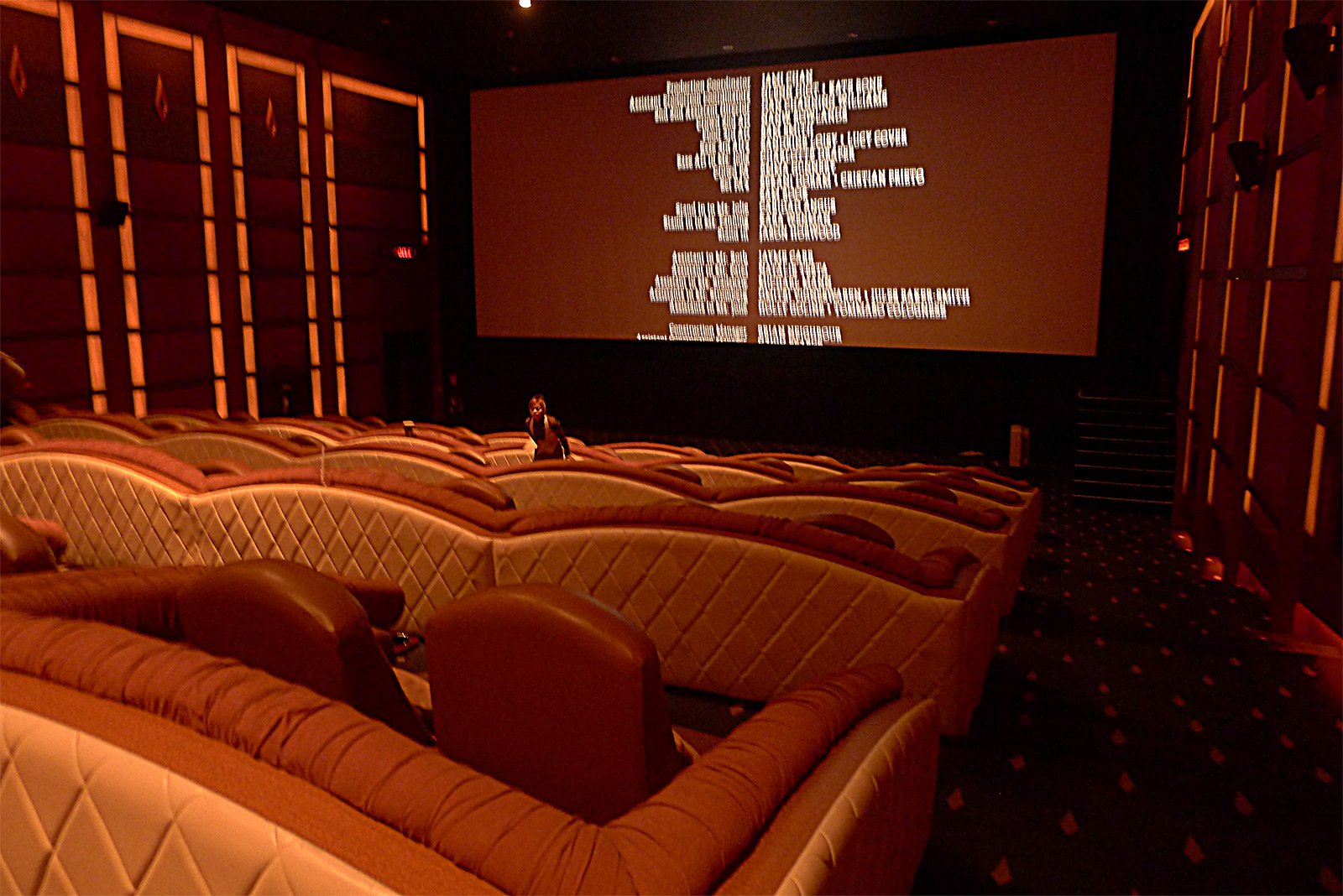 Как посмотреть фильм в необычном кинотеатре в Бангкоке