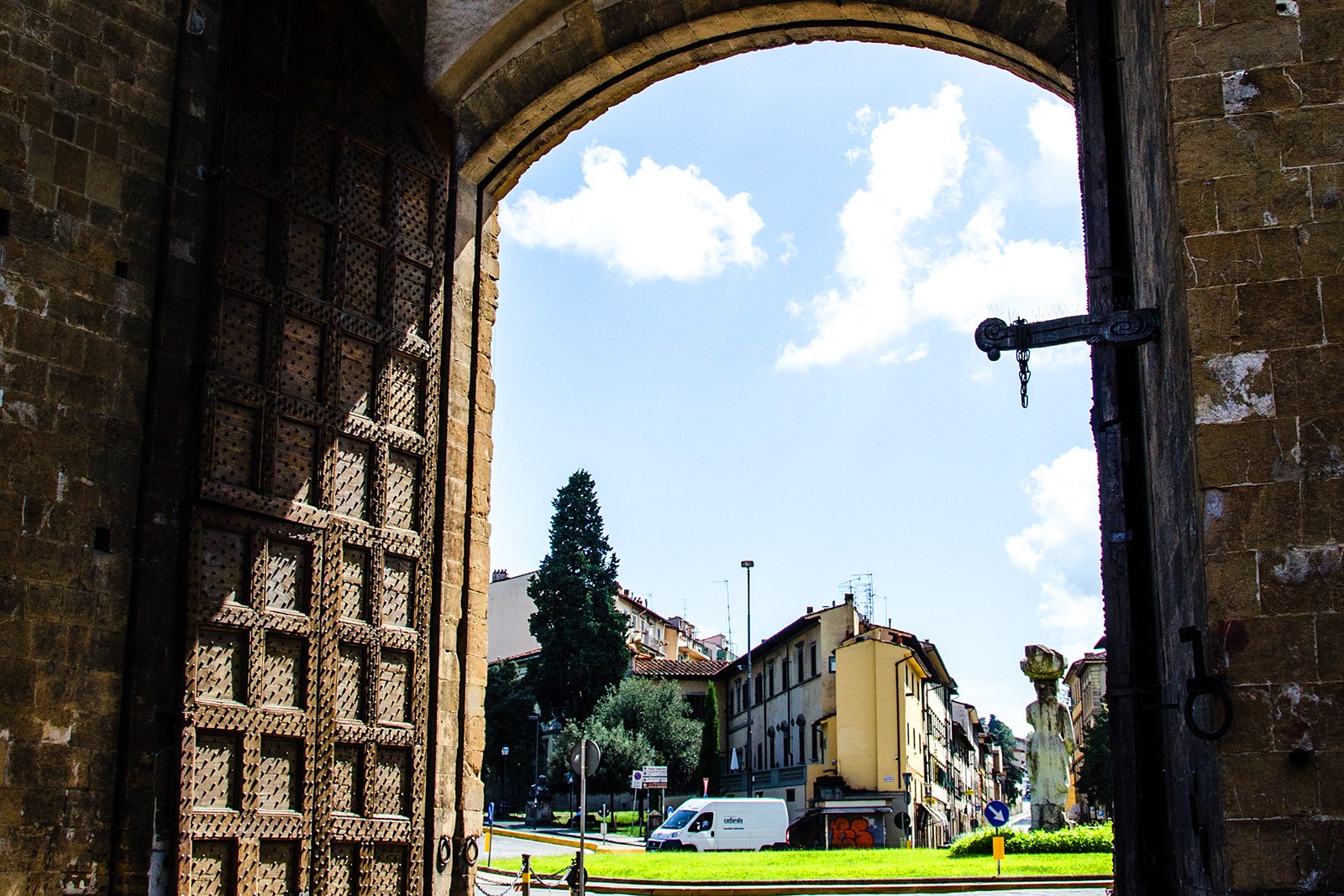 Как пройти через Римские ворота во Флоренции