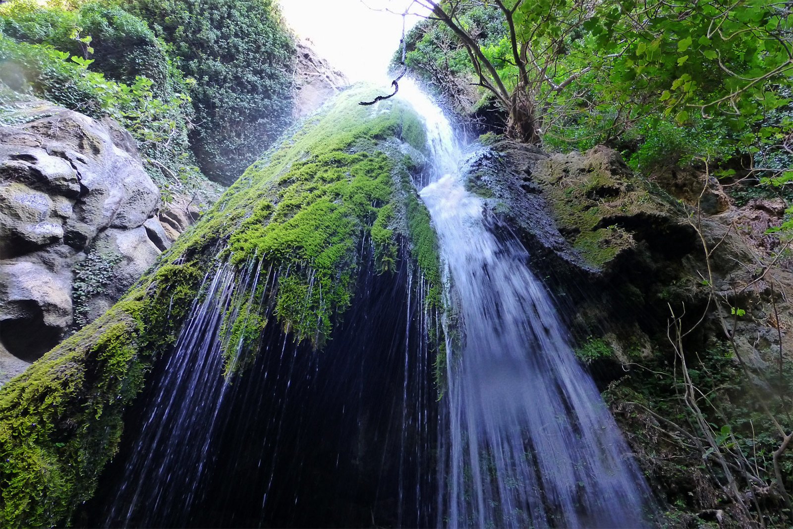 Как искупаться в водопаде Рихтис на Крите