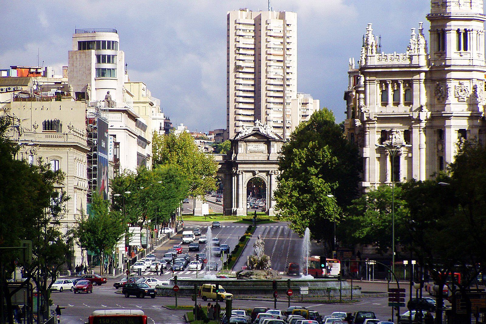 Как увидеть ворота Алькала в Мадриде