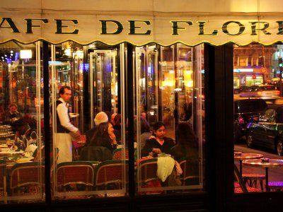 Побывать в легендарной булочной Кафе де Флор в Париже