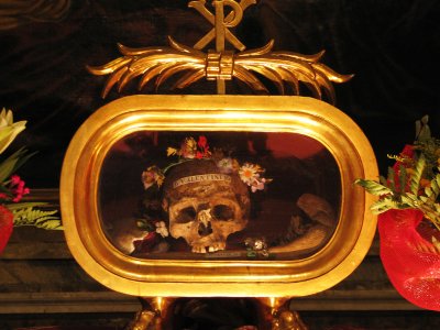 Увидеть череп Святого Валентина в Риме