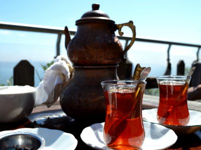 Выпить чай из традиционных бардаков в Стамбуле