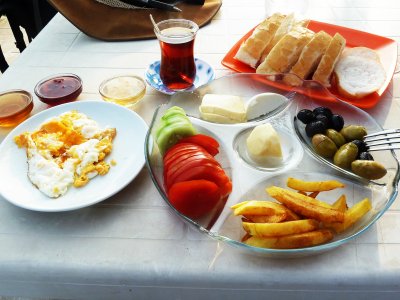 Попробовать турецкий завтрак в Мармарисе
