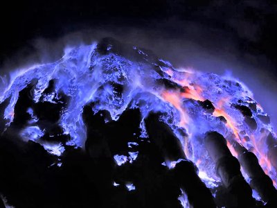 Увидеть синее пламя вулкана Иджен на Яве
