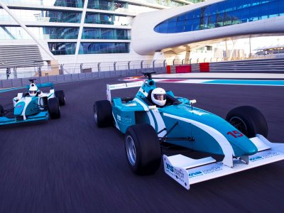 Погонять на болиде по трассе Формулы-1 в Абу-Даби