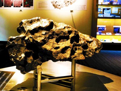 Увидеть 4,500,000,000-летний метеорит в Брюсселе