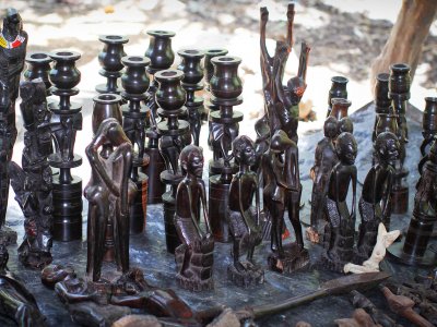 Купить сувениры из чёрного дерева в Дар-эс-Саламе