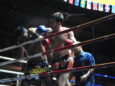 Посмотреть тайский бокс на стадионе на Пхукете