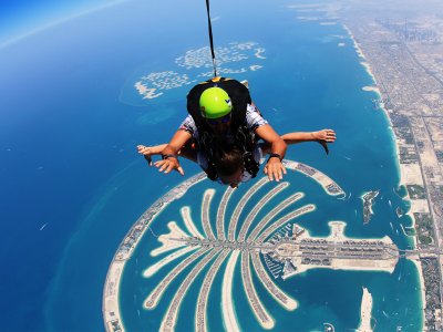 Прыгнуть с парашютом в Дубае