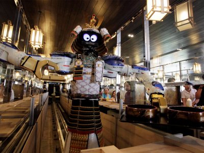 Побывать в ресторане роботов в Бангкоке